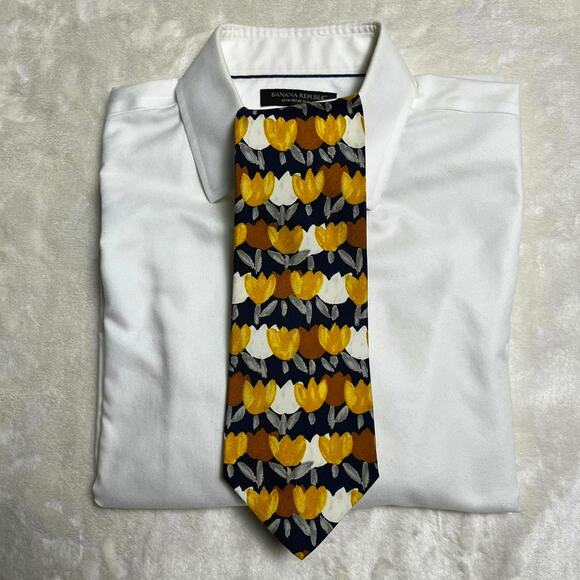 Hugo Boss Flat Silk Tie 54" x 4" Spring Easter Tulips Blue Yellow Brown Luxury - Picture 3 of 7